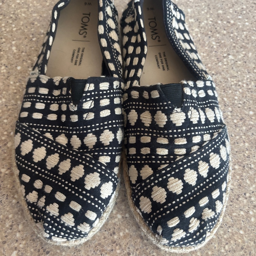 Toms Black & Cream Woven Pattern Espadrilles